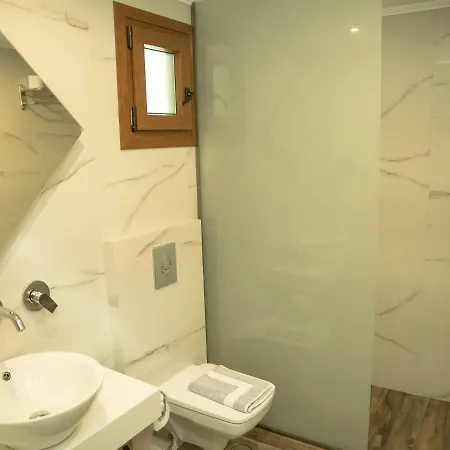 מלון דירות Psili Ammos Seaside Luxury 4*