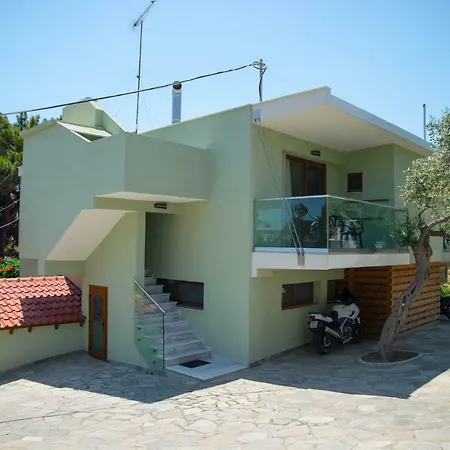 מלון דירות Psili Ammos Seaside Luxury 4*